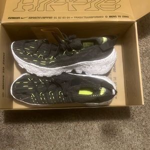 Nike space hippie 04 black volt